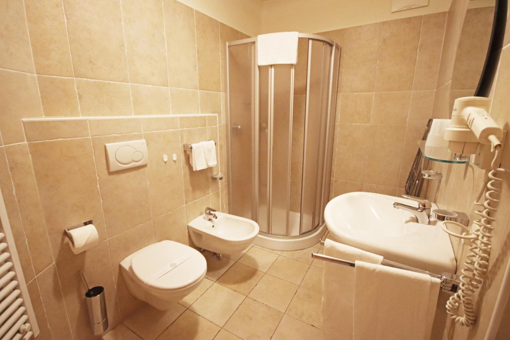 Aurturist Miramonti S Candido San Candido Room photo
