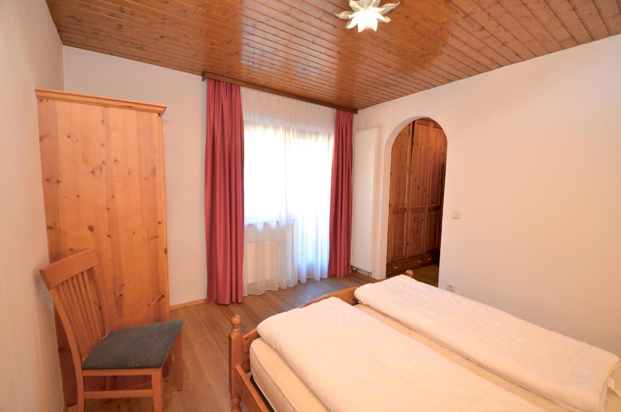 Aurturist Miramonti S Candido San Candido Room photo