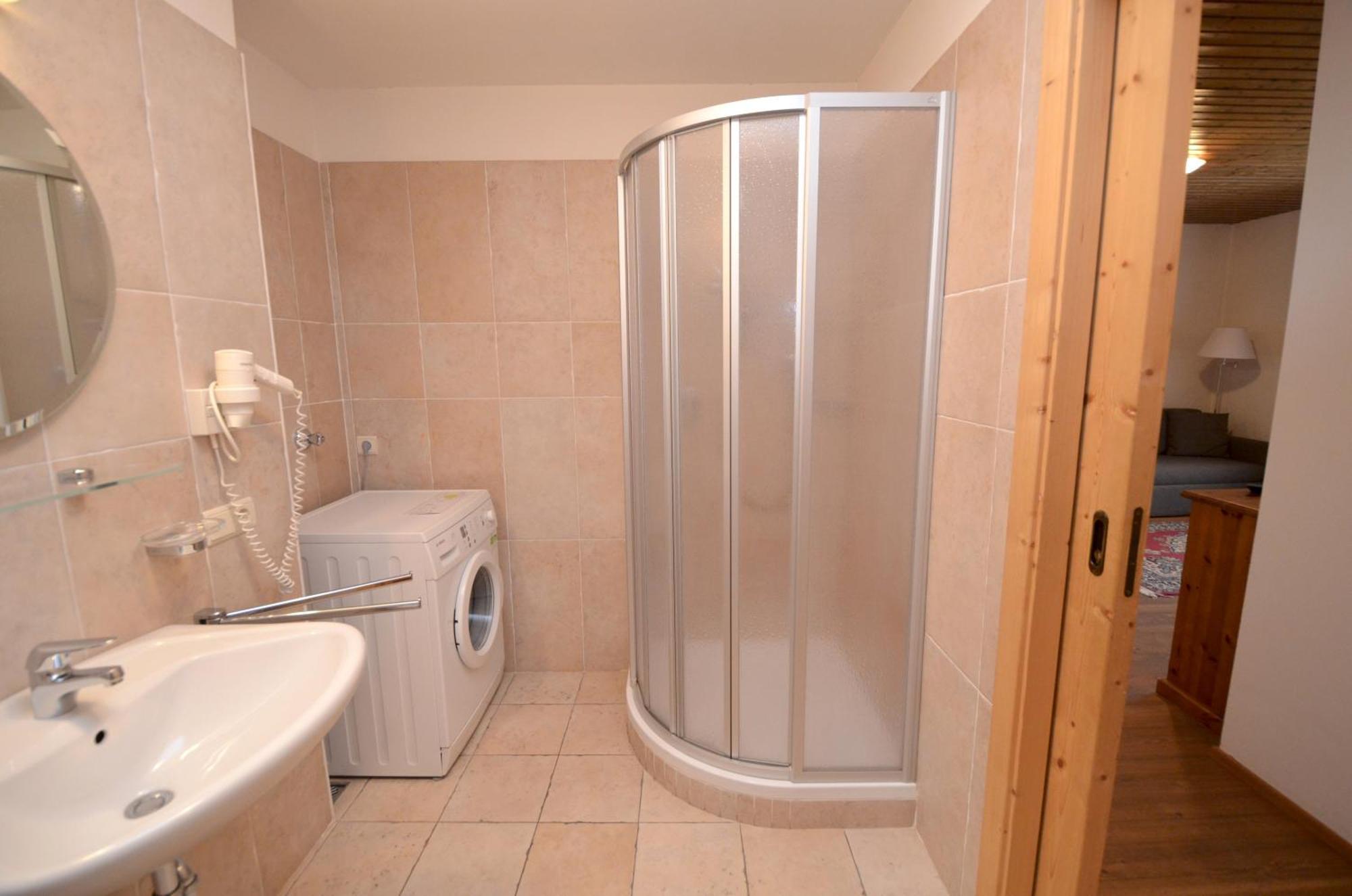 Aurturist Miramonti S Candido San Candido Room photo