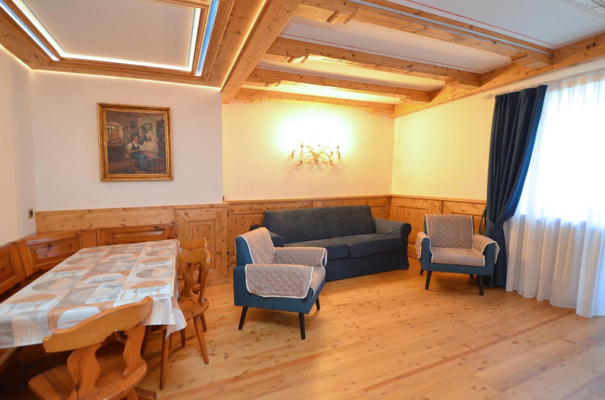 Aurturist Miramonti S Candido San Candido Room photo